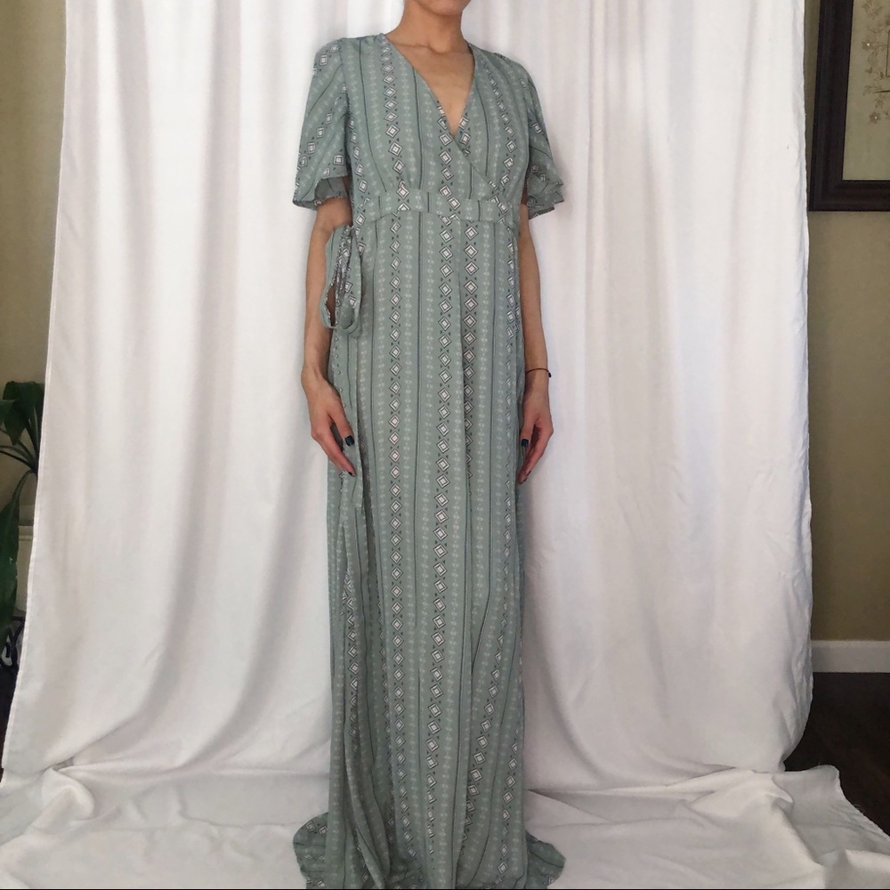 Maternity Shoot Dress - Picture 2 of 3